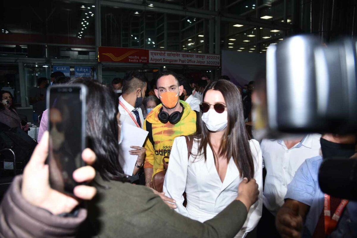 guests arrive at Jaipur airport -3