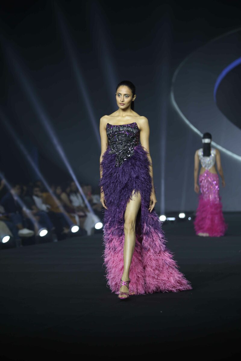 Grand Finale (Falguni Shane Peacock), Ananya Panday Showstopper, FDCI X Lakme Fashion Week. -02
